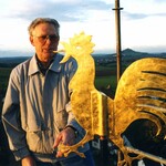 2000 - Kirchturmspitze erhält einen neuen goldenen Hahn auf einer neuen goldenen Kugel