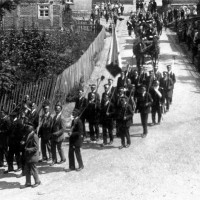 1925