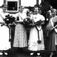 1933